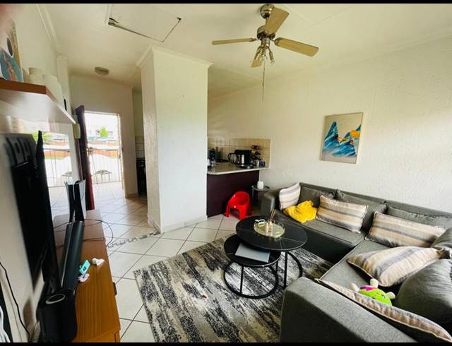 2 BEDROOM APARTMENT FOR SALE IN WATERVAL EAST